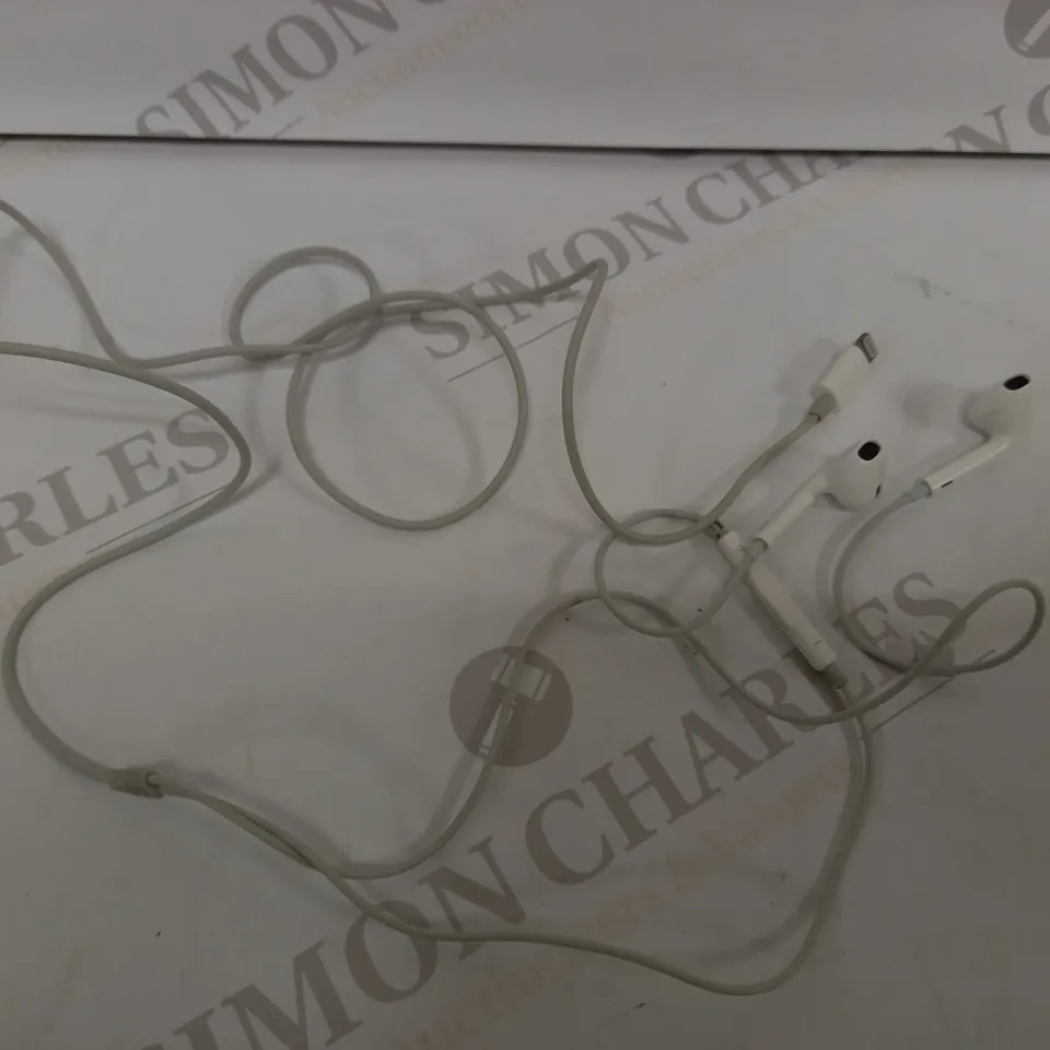 APPLE WIRED EARPHONES
