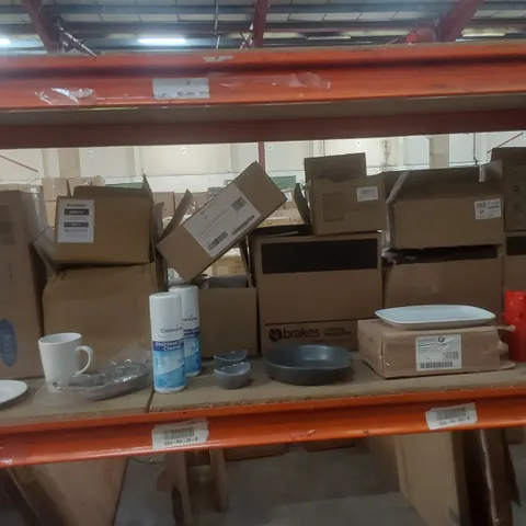 LOT OF ASSORTED CATERING AND RESTAURANT PRODUCTS TO INCLUDE; DISHES, CUPS, PLATES, STAINLESS STEEL CLEANER ETC