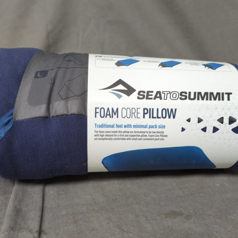 SEA TO SUMMIT FOAM CORE PILLOW IN NAVY