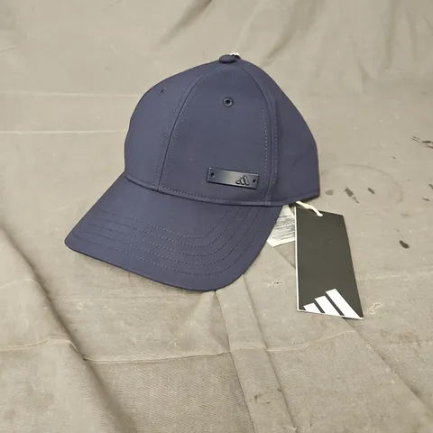 ADIDAS BASEBALL CAP IN NAVY ONE SIZE