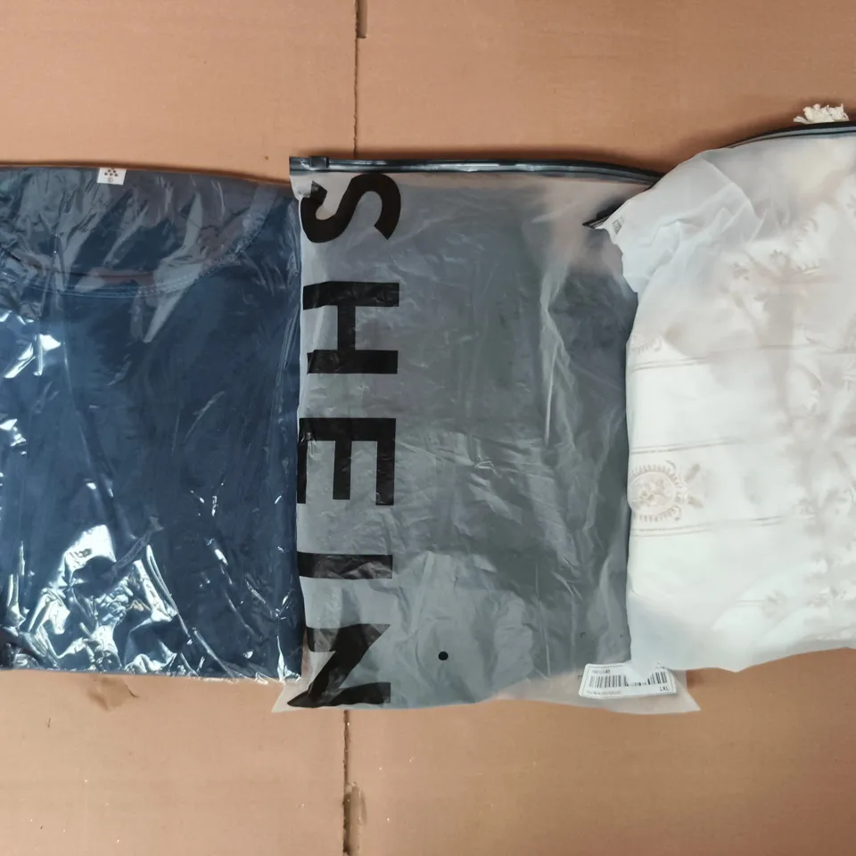 APPROXIMATELY 20 ASSORTED CLOTHING AND FASHION PRODUCTS IN VARIOUS STYLES AND SIZES - COLLECTION ONLY
