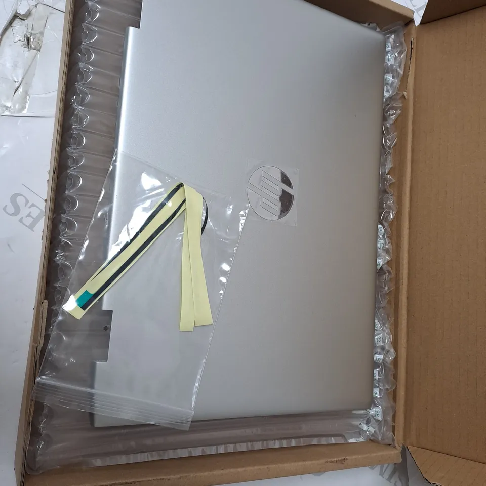 BOXED BRAND NEW HP SPS-LCD BACK COVER SILVER