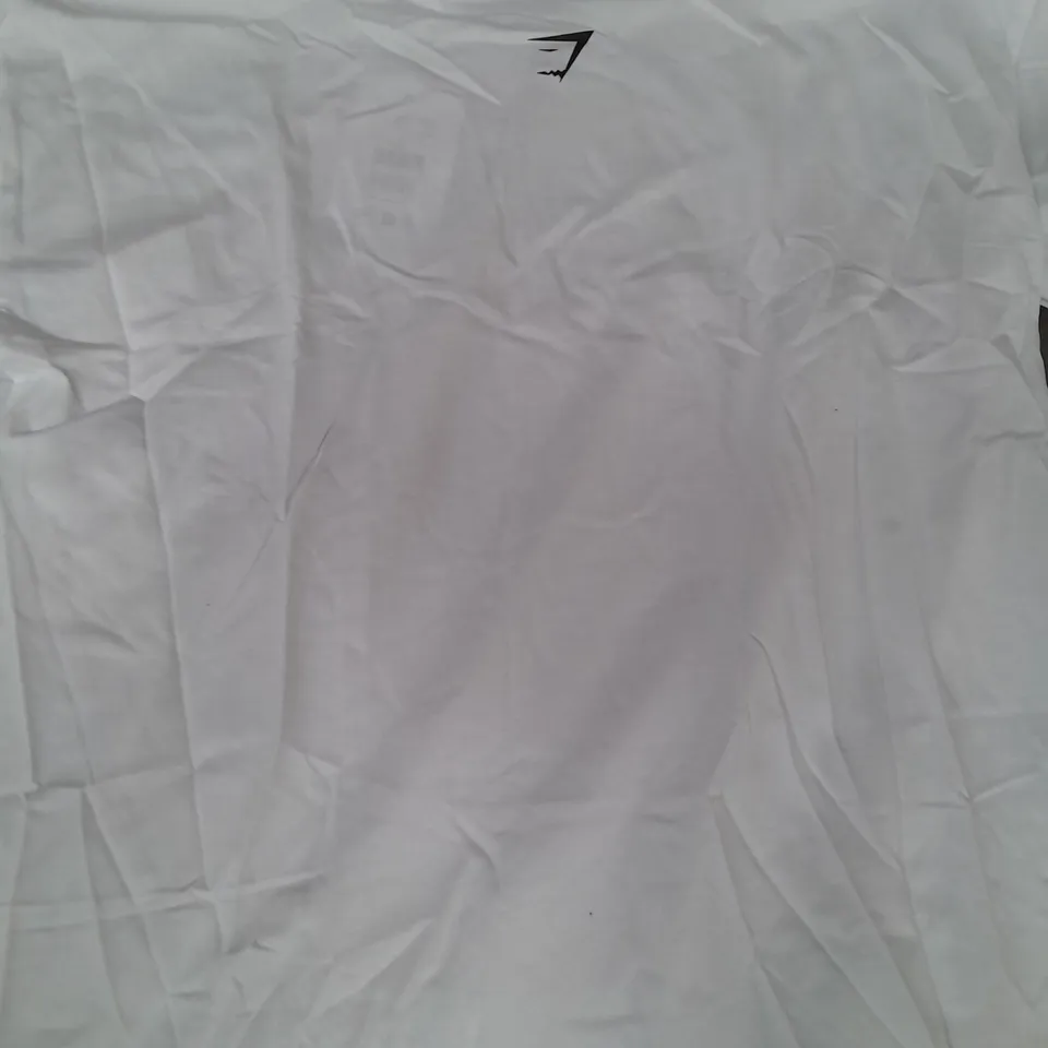 GYM SHARK FRACTION OVERSIZED T-SHIRT IN WHITE SIZE MEDIUM