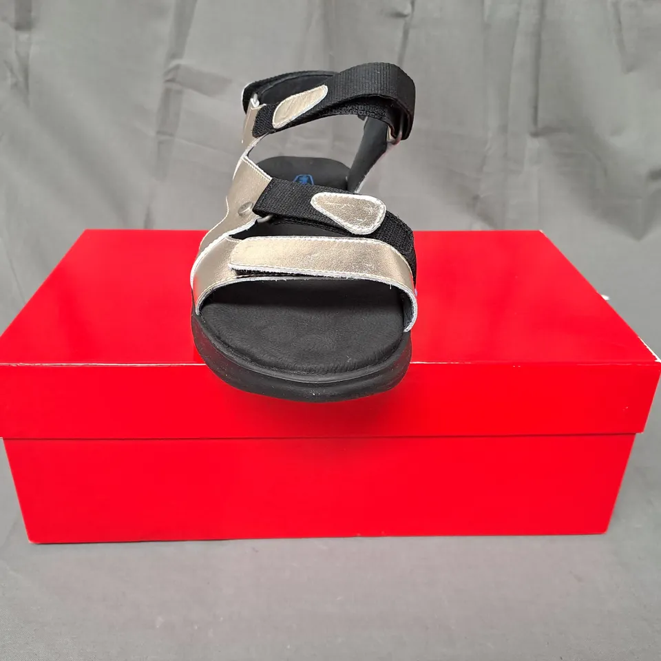 BOXED PAIR OF WOLKY OPEN TOE SANDALS IN METALLIC GOLD EU SIZE 40