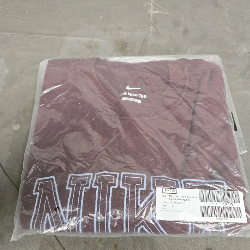 NIKE RETRO LOGO OVERSIZED T-SHIRT SIZE M