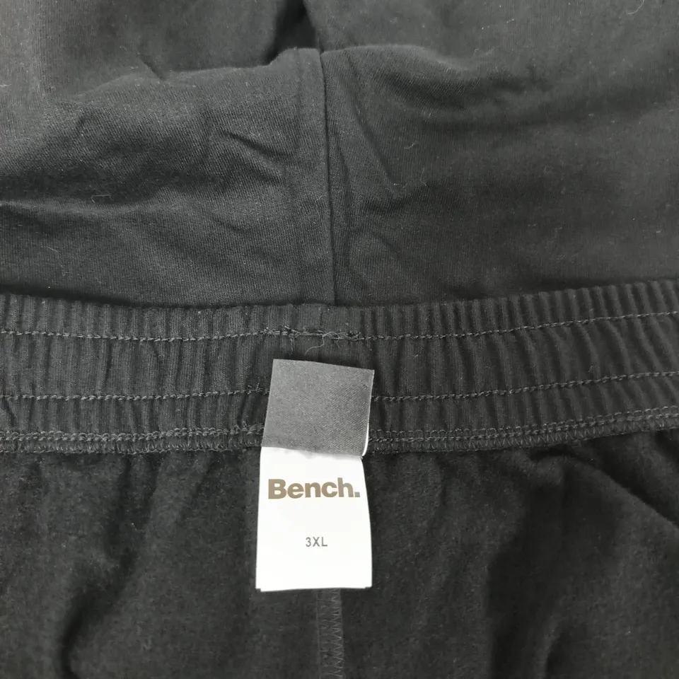BENCH. MEN'S BLACK SHORTS WITH WHITE SIDE PIPING – 3XL