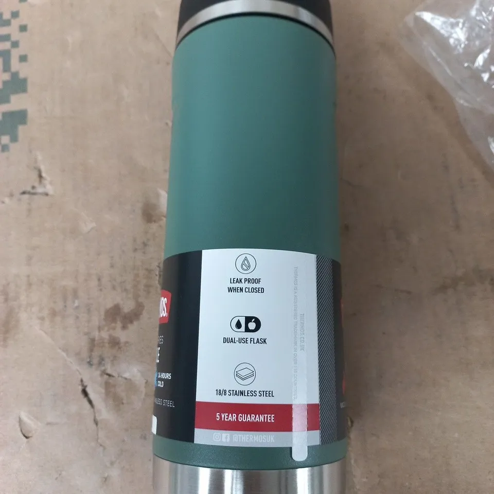 THERMOS ICON SERIES BOTTLE – VACUUM INSULATED STAINLESS STEEL, 710ML, GREEN