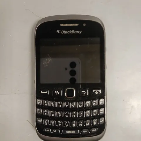 BLACKBERRY 9320 MOBILE PHONE 