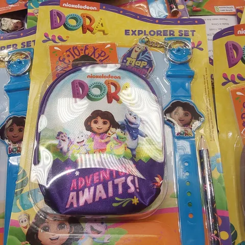 PALLET CONTAINING APPROXIMATELY 2000 BRAND NEW DORA THE EXPLORER BACKPACK KEYRING SETS