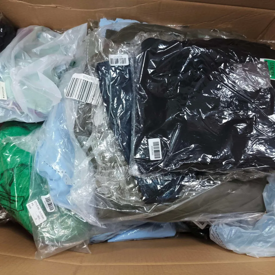 APPROXIMATELY 40 ASSORTED CLOTHING ITEMS IN VARIOUS SIZES, STYLES & COLOURS TO INCLUDE BRANDS SUCH AS PURE & NATURAL, ANAMOR, & MAISI, ETC - COLLECTION ONLY