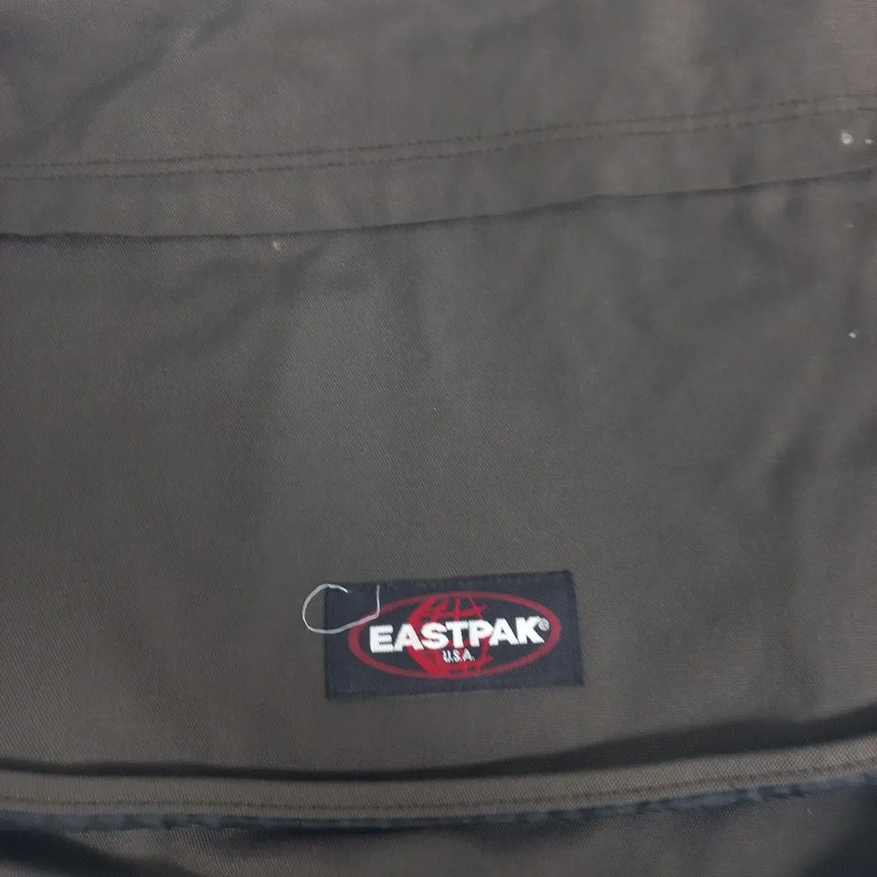 EASTPAK MESSENGER BAG – BROWN