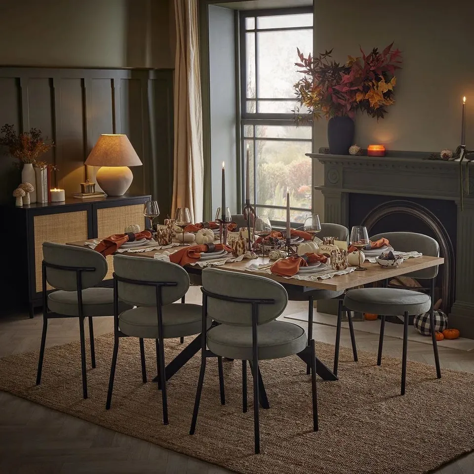 BOXED DUSK BROOKE RECTANGLE EXTENDABLE 6-10 SEATER DINING TABLE - WOOD/BLACK (2 BOXES)
