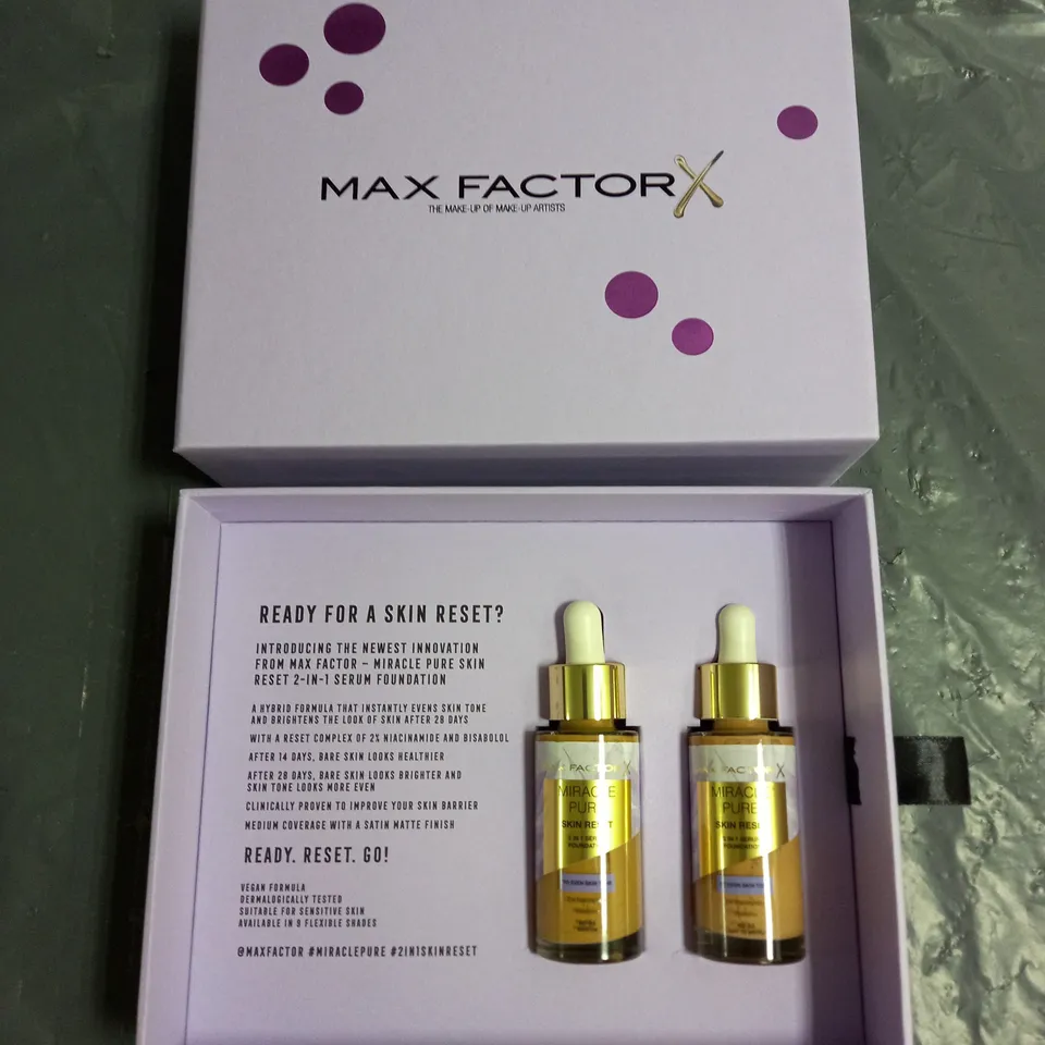 BOXED MAX FACTOR 2X30ML MIRACLE PURE SKIN RESET FOUNDATION ON 80-85 MEDIUM AND 60-80 LIGHT/MEDIUM