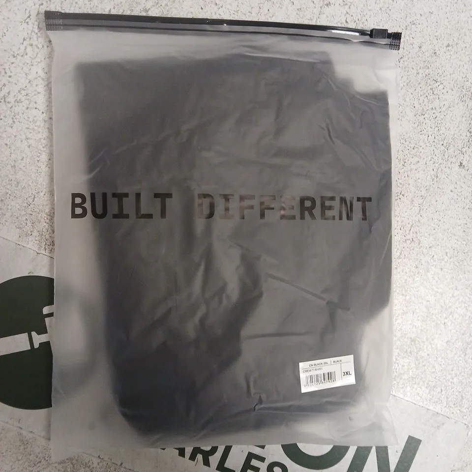 BAGGED BUILT DIFFERENT CREW T-SHIRT IN BLACK SIZE 3XL