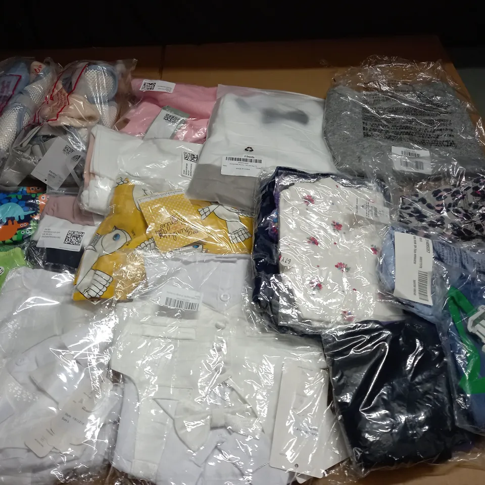 LARGE QUANTITY OF ASSORTED BAGGED KIDS CLOTHING ITEMS 
