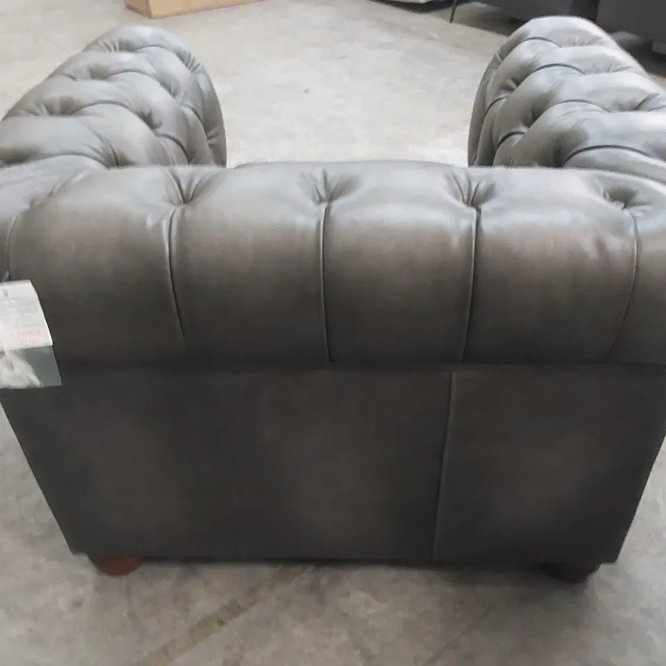 LUXURY DESIGNER CHESTERFIELD ARMCHAIR UPHOLSTERED IN GREY LEATHER