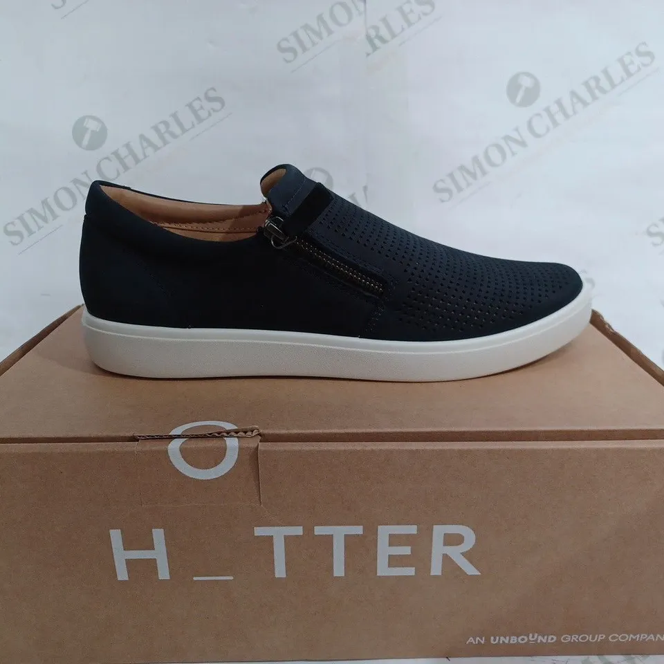 HOTTER DAISY NAVY BOAT SHOES - UK 7.5