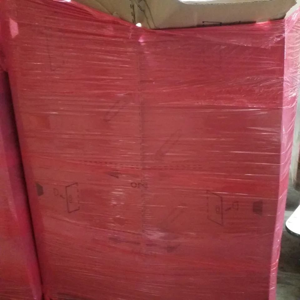 PALLET CONTAINING ASSORTED PRODUCTS INCLUDING LEAF SCOPES, CHILDRENS TRICYCLE, VENETIAN BLIND, ROLLER BLIND & TOILET SEAT