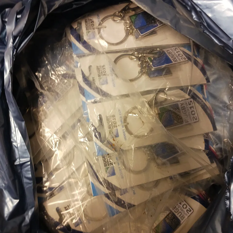 APPROXIMATELY 20 RUGBY WORLD CUP VINTAGE COLLECTIBLE KEYRINGS 