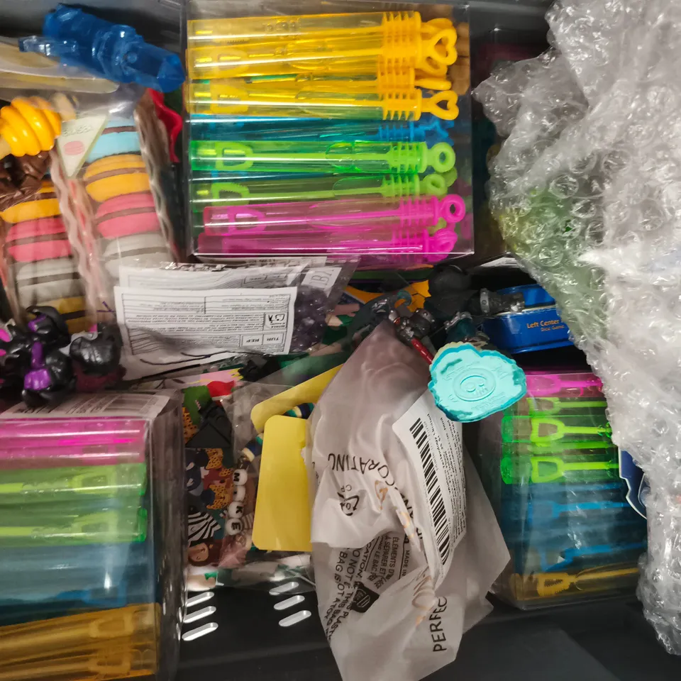 APPROXIMATELY 10 ASSORTED TOYS AND GAMES