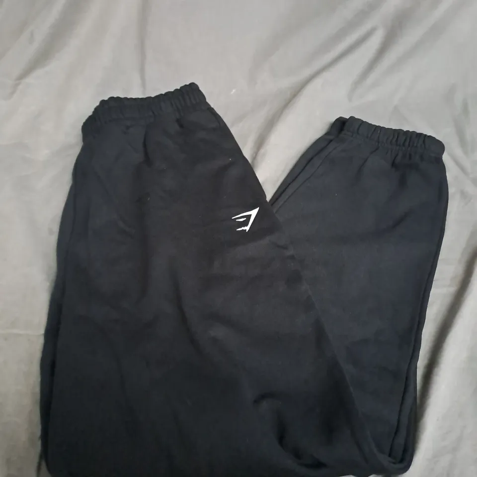 GYMSHARK LOGO CUFFED JOGGERS IN BLACK SIZE L