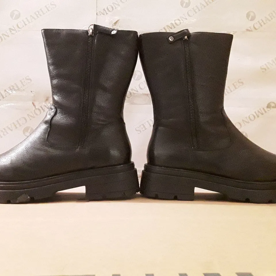 BOXED BRAND NEW SIMPLY BE BREENER WIDE BOOTS SIZE 6 BLACK COLOUR APPROXIMATELY 5 PAIRS