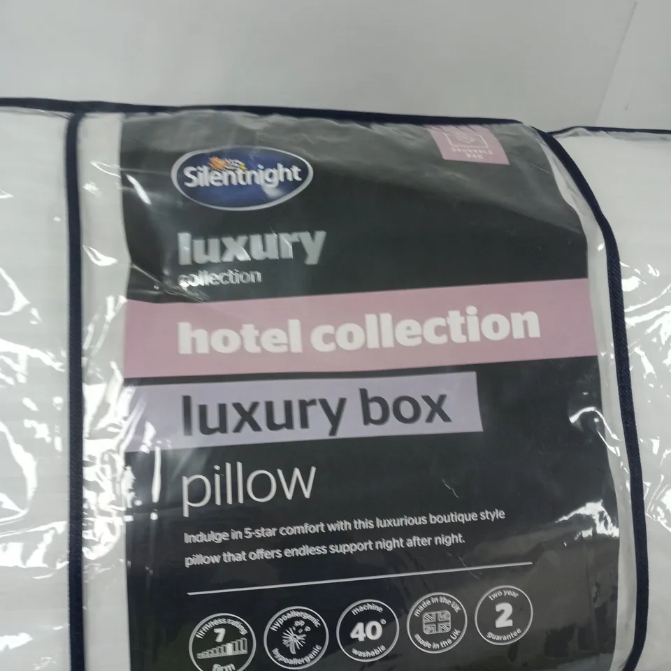 SILENTNIGHT LUXURY COLLECTION HOTEL PILLOW – LUXURY BOXED PILLOW