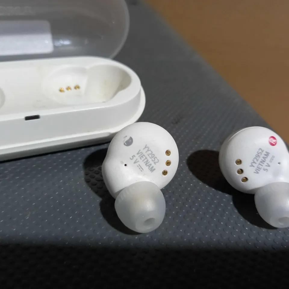 SONY WIRELESS EARBUDS  YY2952 