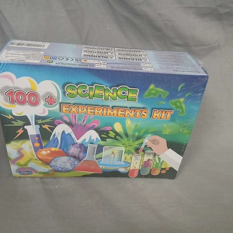 SCIENCE EXPERIMENTS KIT – 100+ EXPERIMENTS