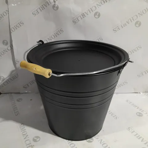 BLACKSPUR 12L ASH BUCKET WITH LID