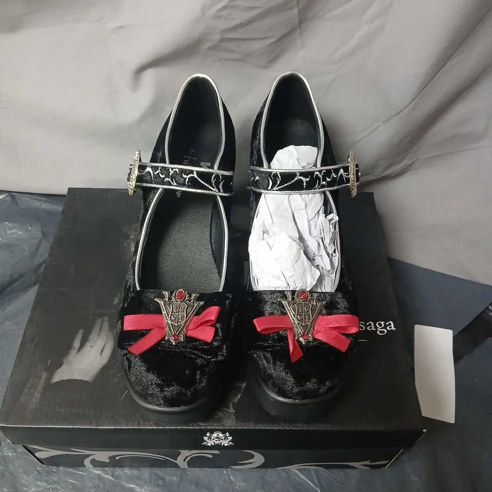 BOXED PAIR OF KOI TWILIGHT SAGA TIRA MARY JANE AND ALEC EDITION IN BLACK SIZE UK 6