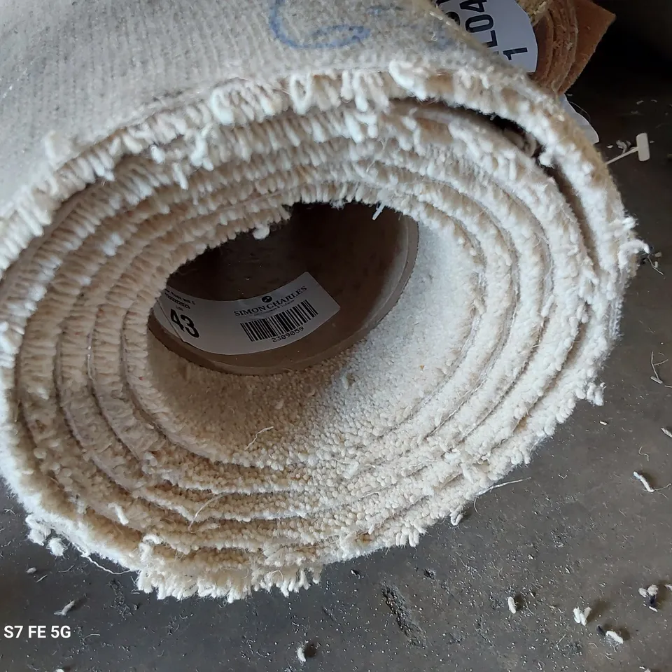 ROLL OF QUALITY SESAME CARPET APPROXIMATELY 5M × 2.69M