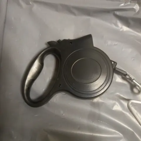 4 X BRAND NEW RETRACTABLE DOG LEADS WITH LED IN BLACK