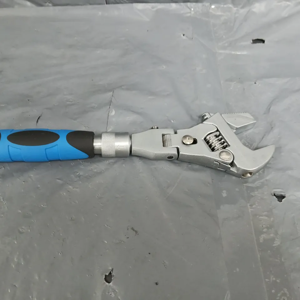 3 WAY ADJUSTABLE WRENCH 