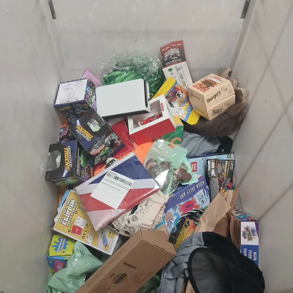 CAGE OF ASSORTED TOYS, GAMES AND ACCESSORIES 