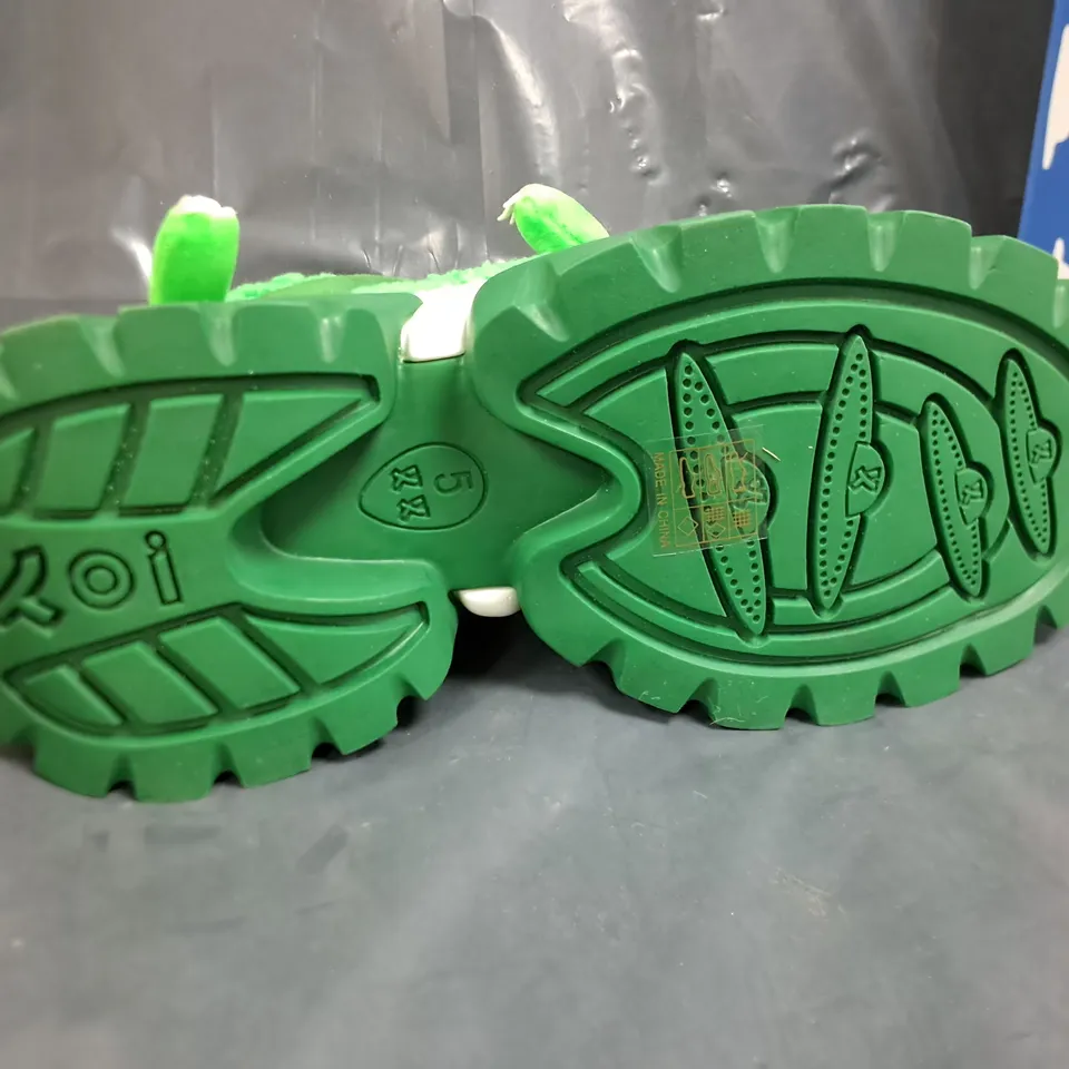 BRAND NEW BOXED KOI KETNIPZ BEANZILLA PLATFORM TRAINERS IN GREEN - UK 5