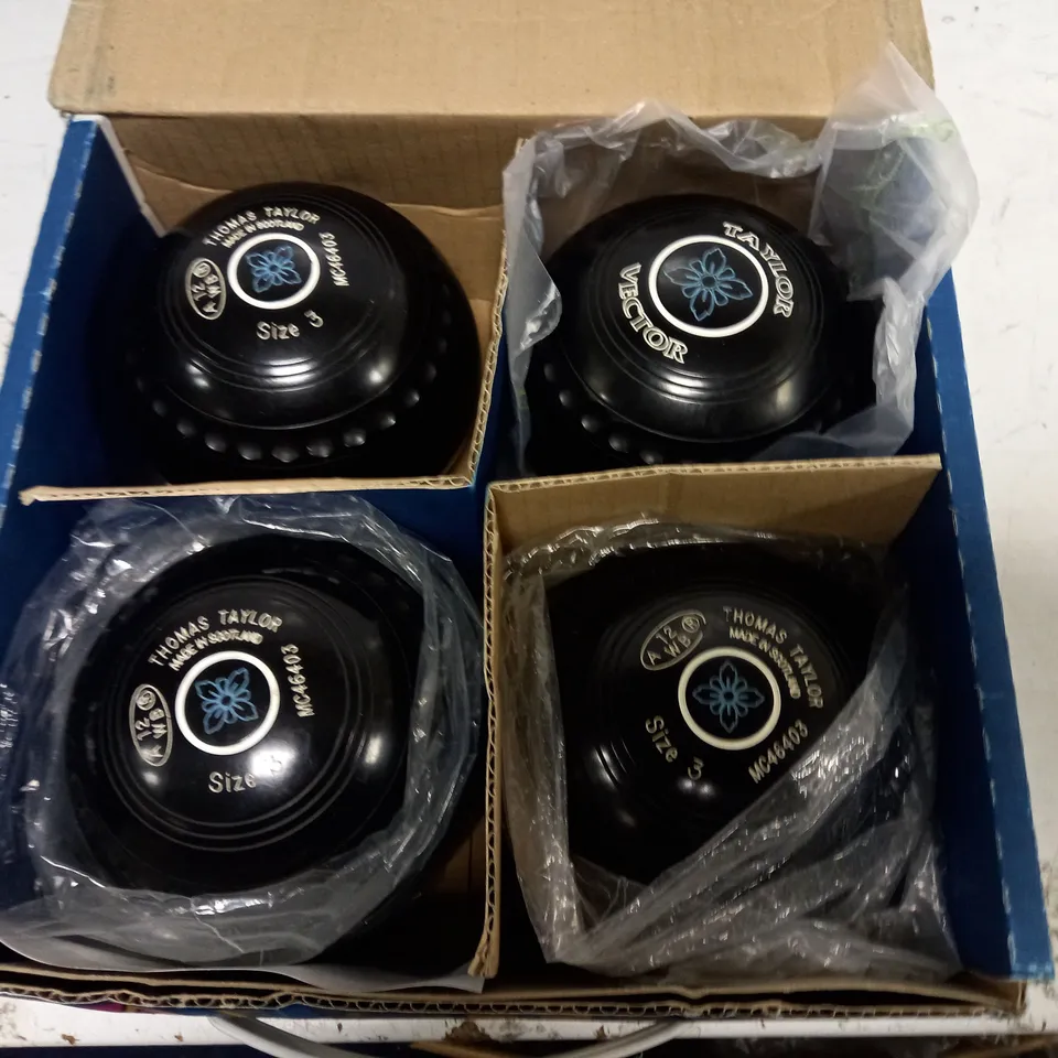 SET OF 4 THOMAS TAYLOR SIZE 3 BOWLS