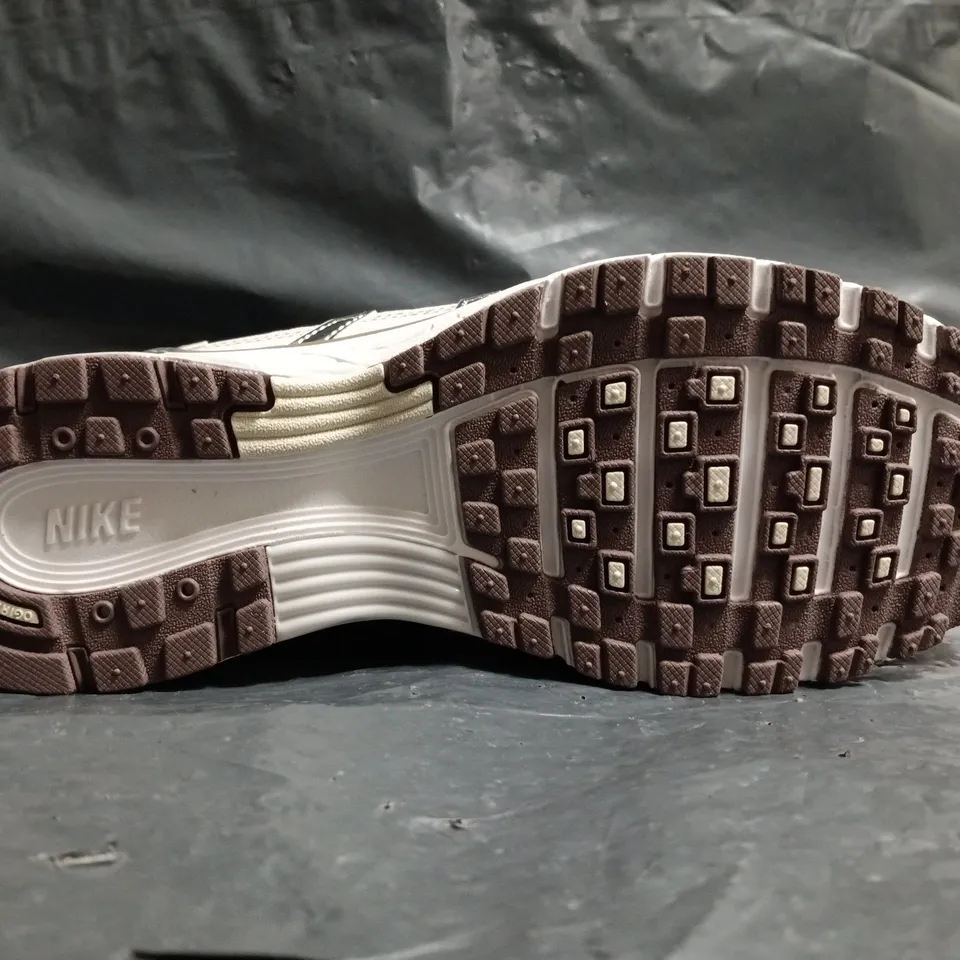 PAIR OF NIKE P-6000 TRAINERS IN SILVER/DUSTY PINK SIZE UK 5.5