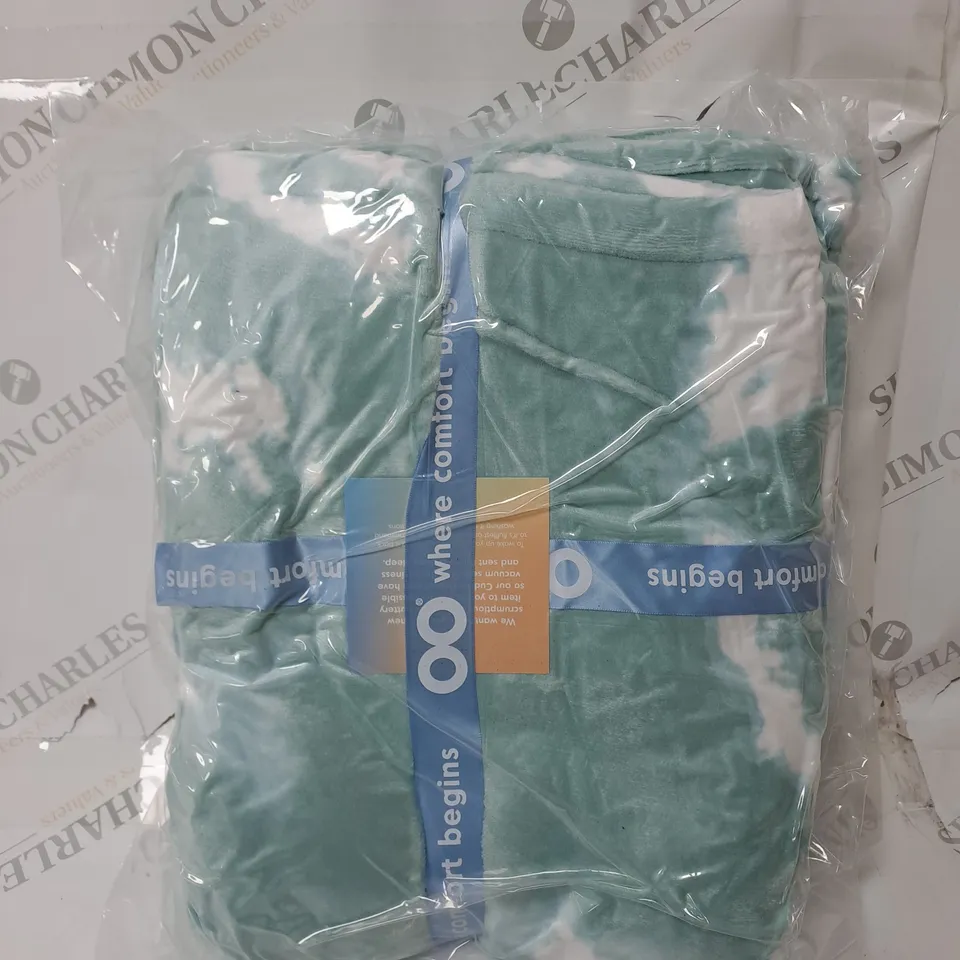 GREEN OODIE THROW 