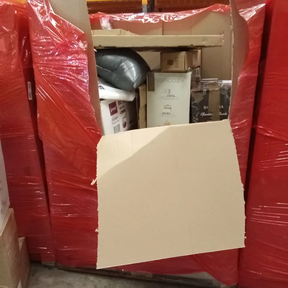 PALLET OF ASSORTED HOUSEHOLD GOODS AND PRODUCTS TO INCLUDE; BABY BOTTLE WASHER, ELECTRIC CLOTHES AIRER, BABY CAR SEAT, STEAM CLEANER ETC
