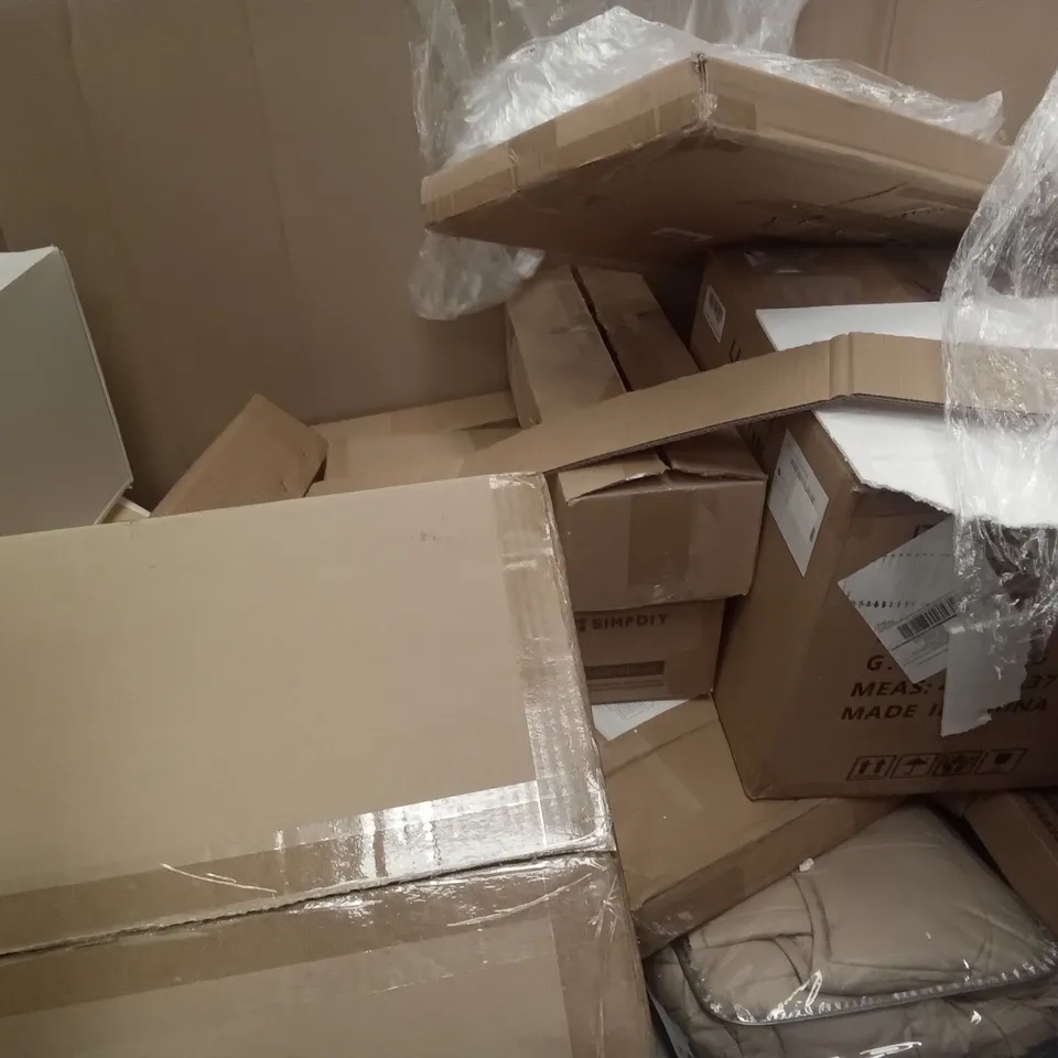 PALLET OF ASSORTED ITEMS INCLUDING JAJALUYA OFFICE CHAIR, DONYER POWER CONVECTOR HEATER, ISCOOT FLASH SCOOTER, DAY & NIGHT BLINDS, NEEWER PHOTO STUDIO LIGHT BOX, OLARHIKE DOUBLE HIGH AIR MATTRESS 