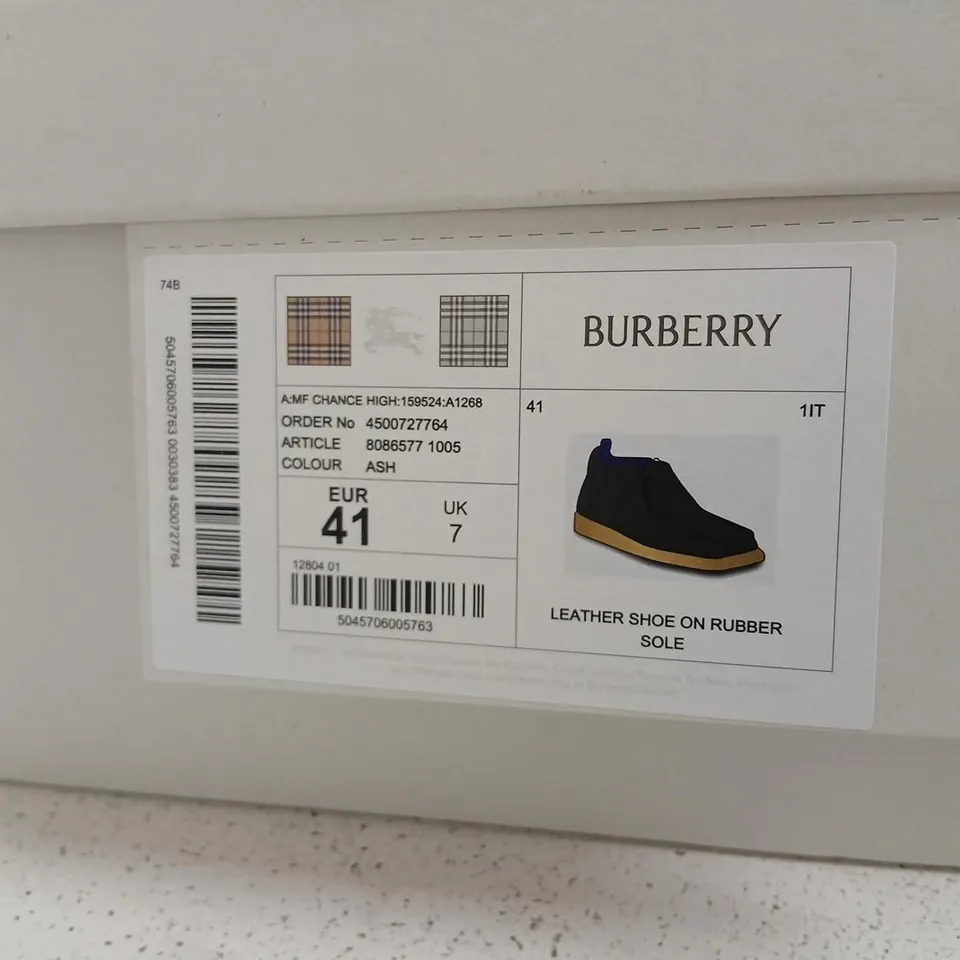 BURBERRY SUEDE BOOT ON RUBBER SOLE – UK 7 / EUR 41 