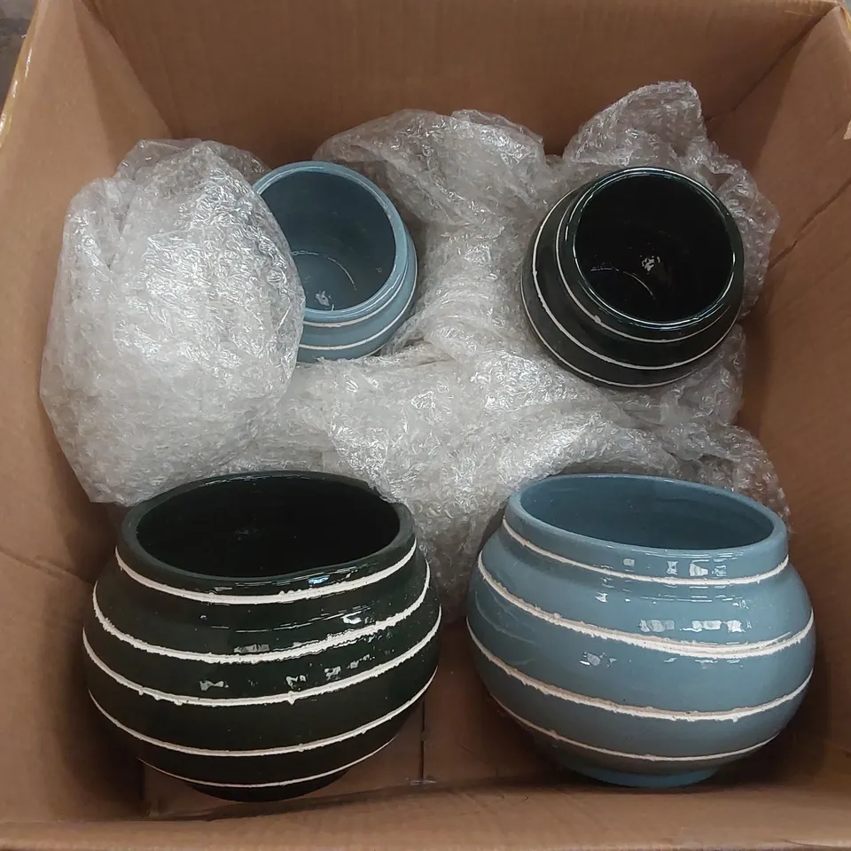 SET OF 4 COLOURFUL POTS