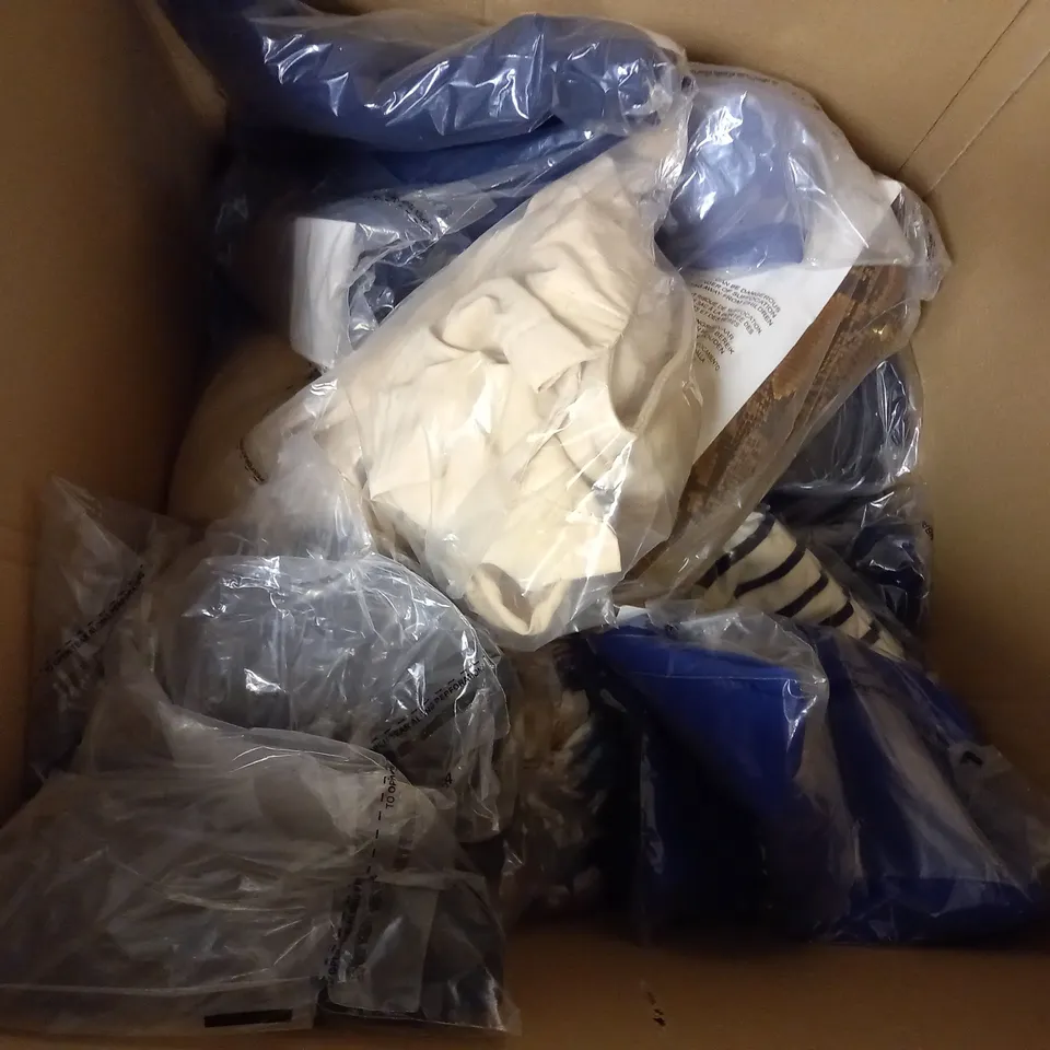 BOX OF APPROXIMATELY 10 ASSORTED CLOTHING ITEMS - TOP , TUNIC , T-SHIRT ETC
