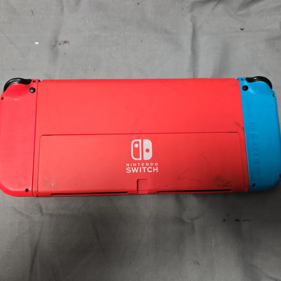 NINTENDO SWITCH CONSOLE (SCREEN & JOYCONS ONLY)