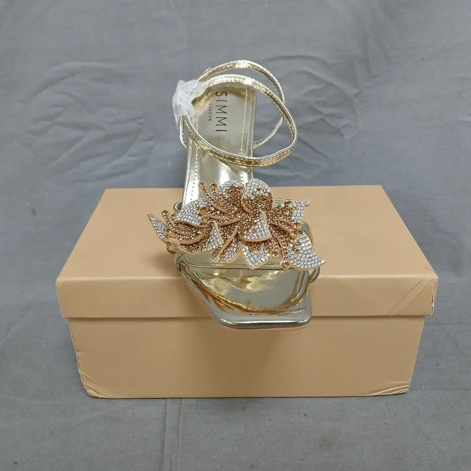 BOXED PAIR OF SIMMI LONDON POLLY OPEN TOE HEELED SANDALS IN GOLD MIRROR SIZE UK 4