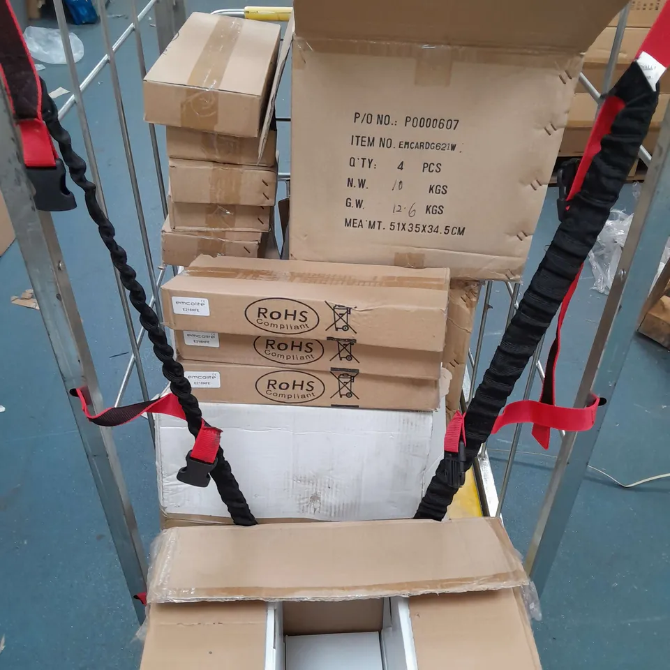 CAGE OF APPROXIMATELY 18 EMCOLITE LIGHTS TO INCLUDE LS522, ARDL2 DOWNLIGHT AND ARDG621 TRIMLESS DOWNLIGHT - COLLECTION ONLY