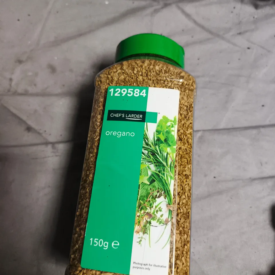 APPROXIMATELY 15 ASSORTED FOOD ITEMS INCLUDING CHEFS LARDER OREGANO , CANADA MAPLE SYRUP AND STOCKWELL SWEETNERS 