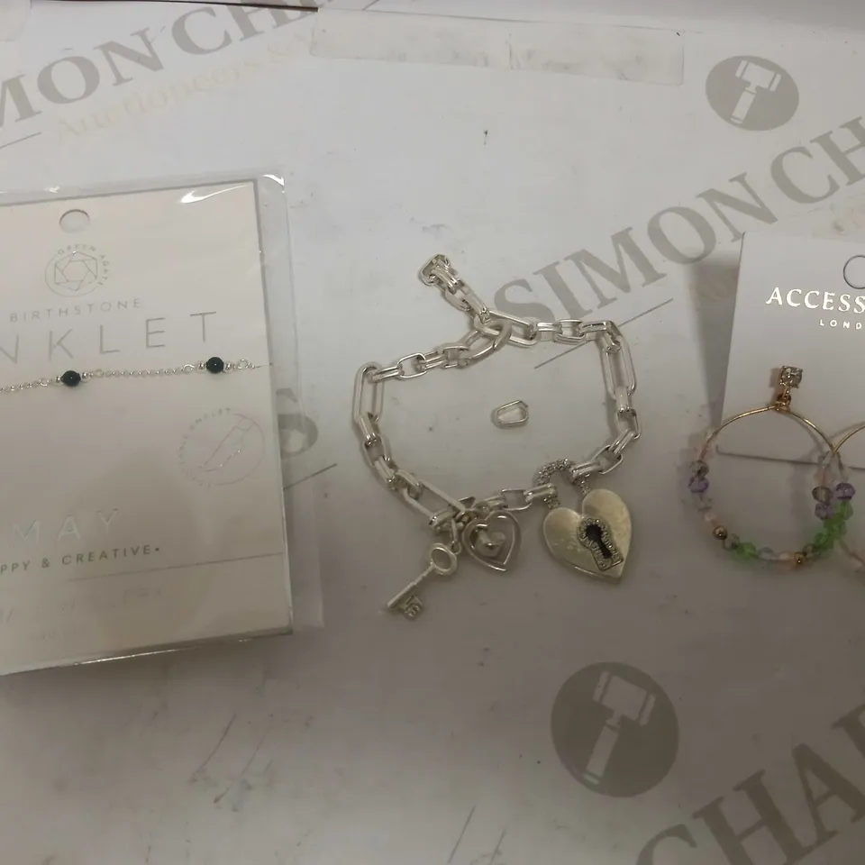 LOT OF 3 ASSORTED JEWELLERY ITEMS RRP £69