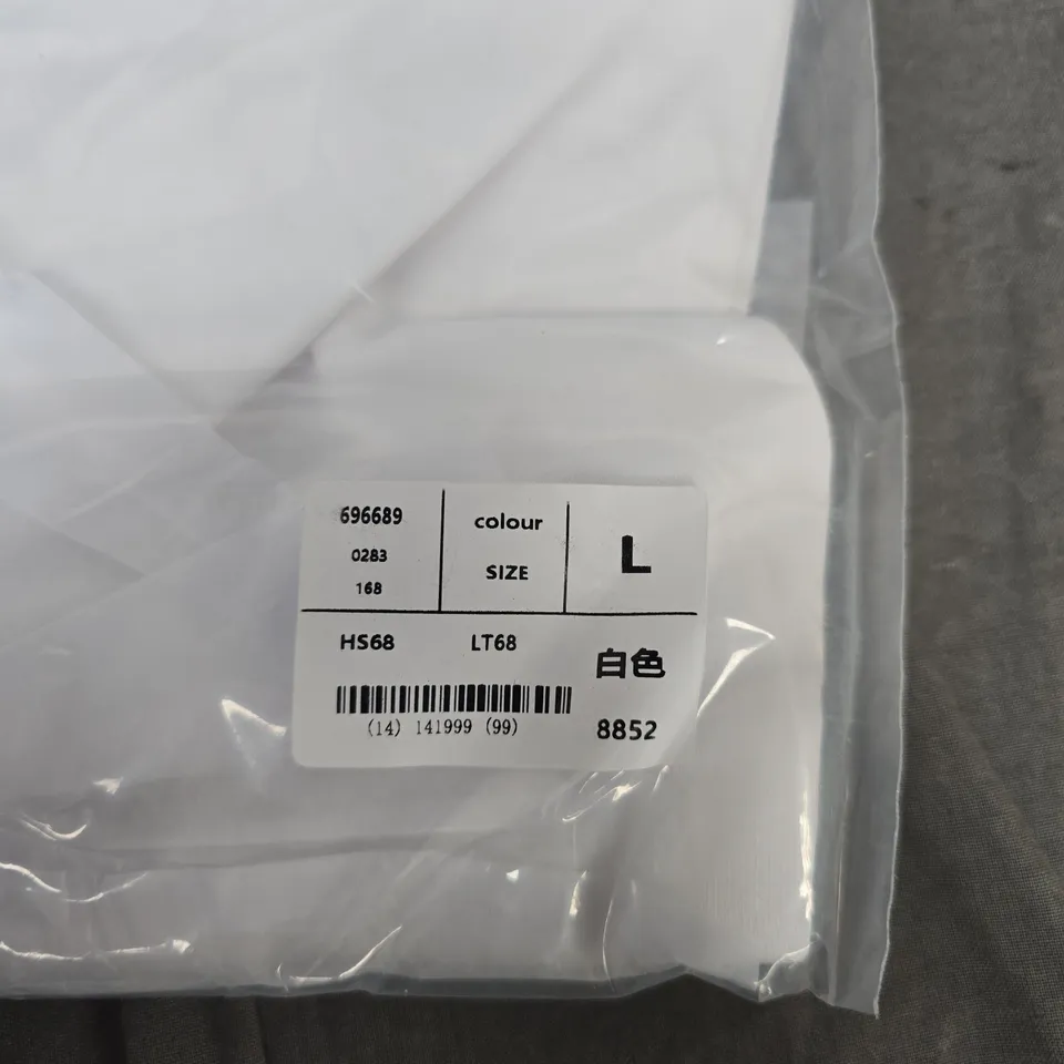 PRADA WHITE T-SHIRT – SIZE L